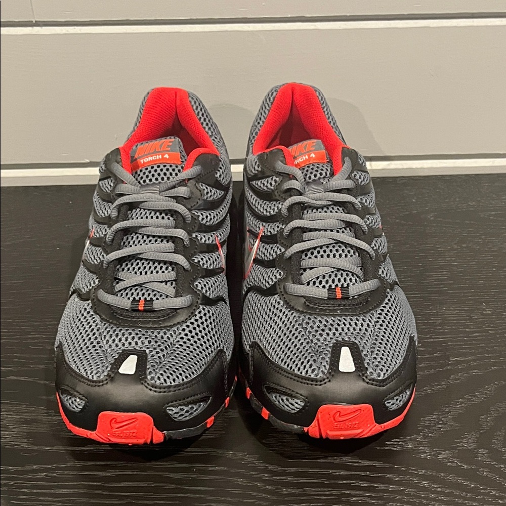 Nike Air Max Torch 4 Dark Grey/Metallic Silver/Red Men’s Size 11.5 - Picture 3 of 8